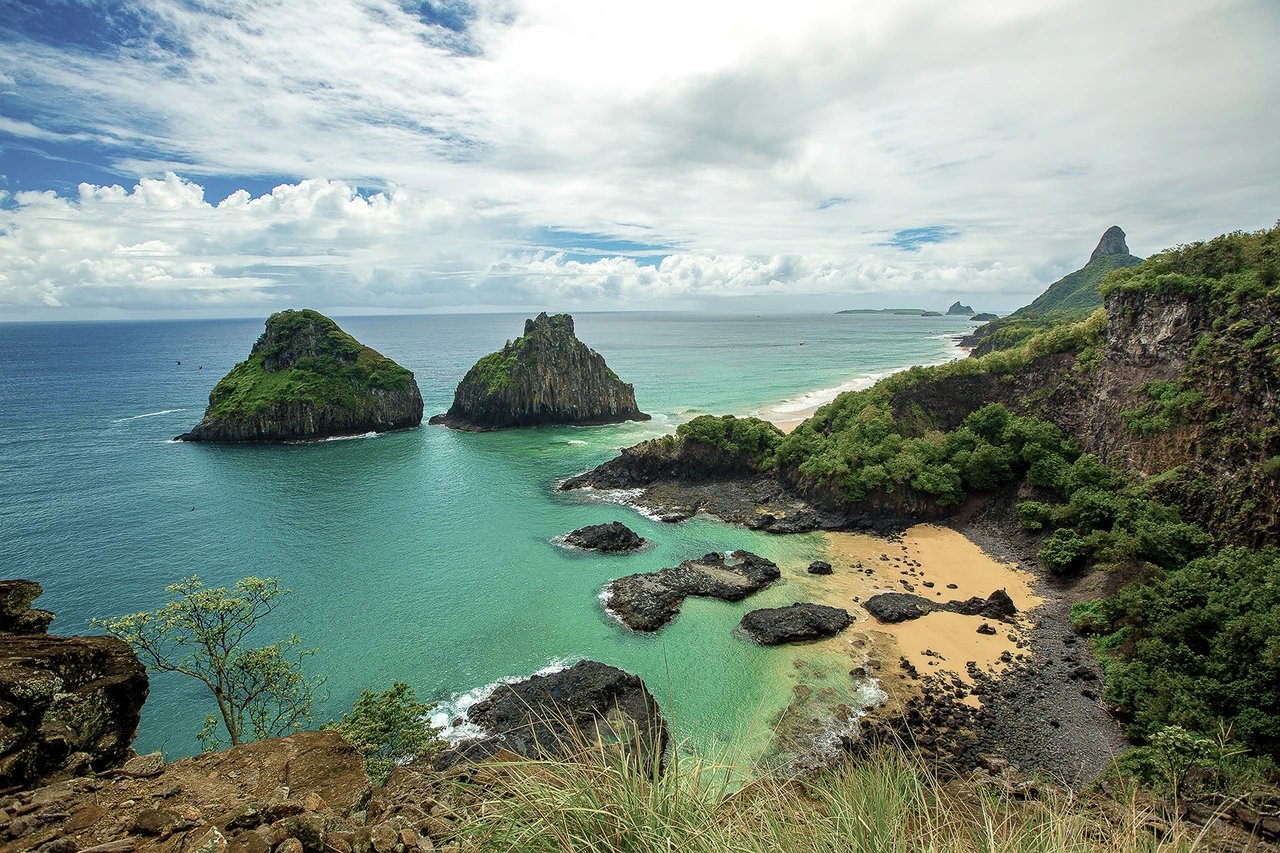 Baia do Sancho: Exploring the Historical, Geographical, and Natural Significance of Brazil’s Most Beautiful Beach