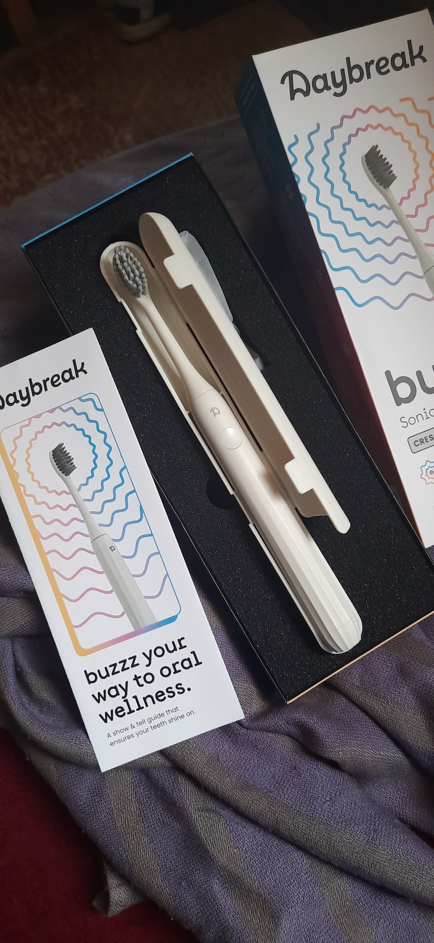 Revolutionizing Oral Wellness: The Buzzz Toothbrush by Daybreak