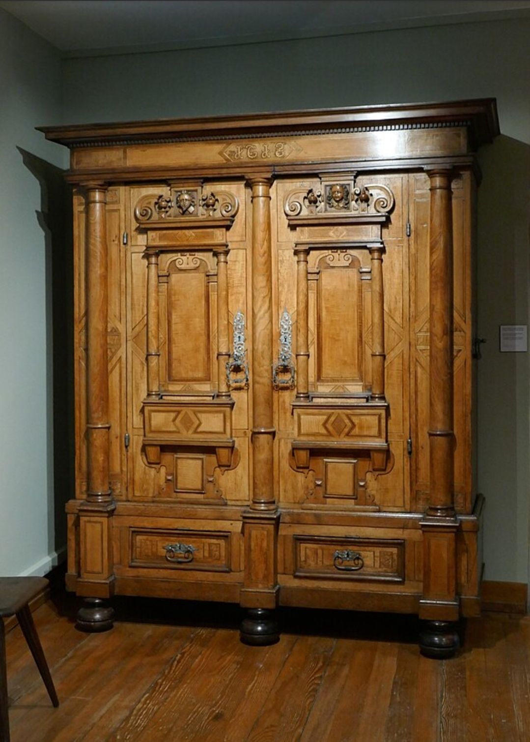 What Would I Wear If My Wardrobe Door Is Stuck?