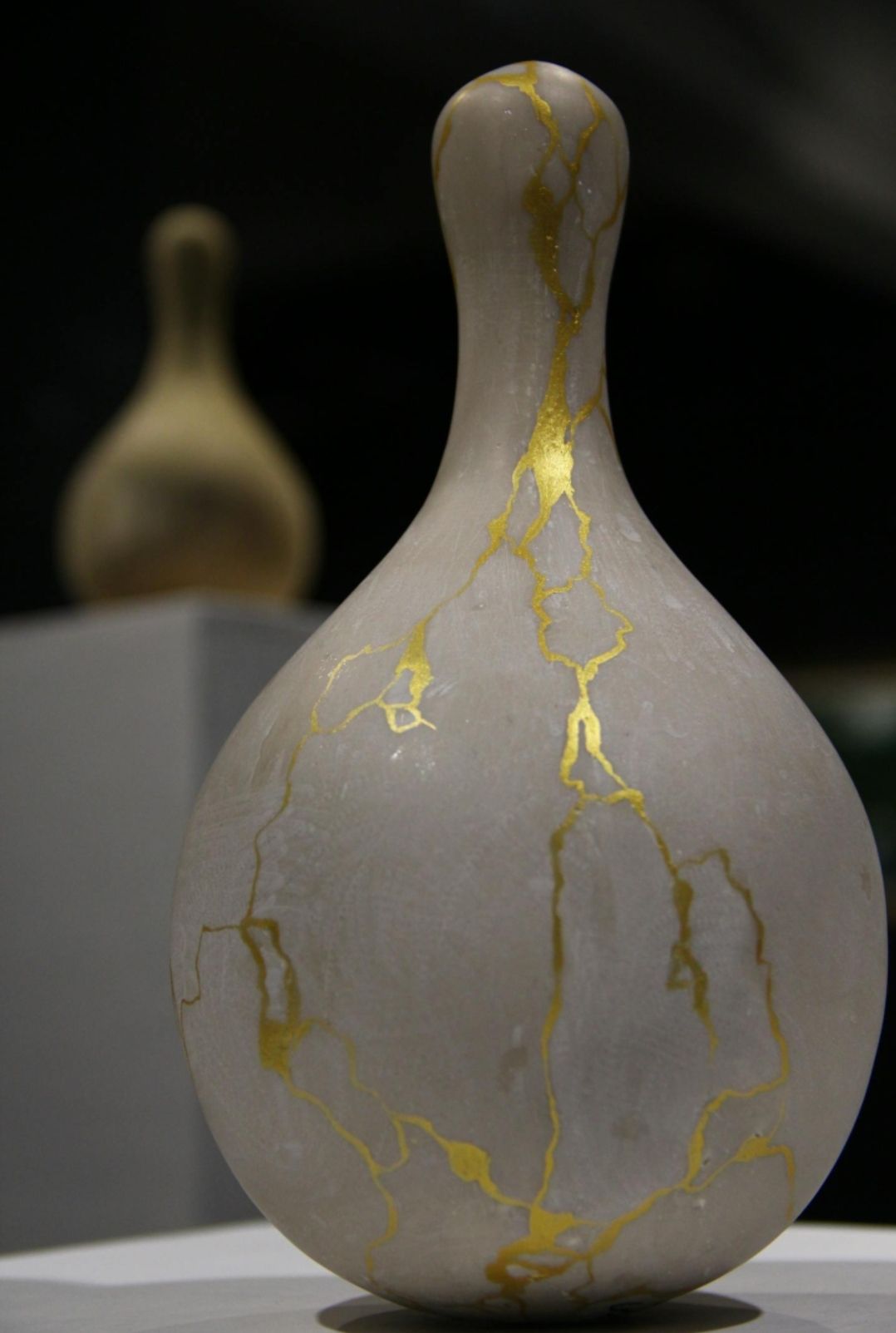 Kintsugi: The Art of Loving, Living, and Mending Through Time