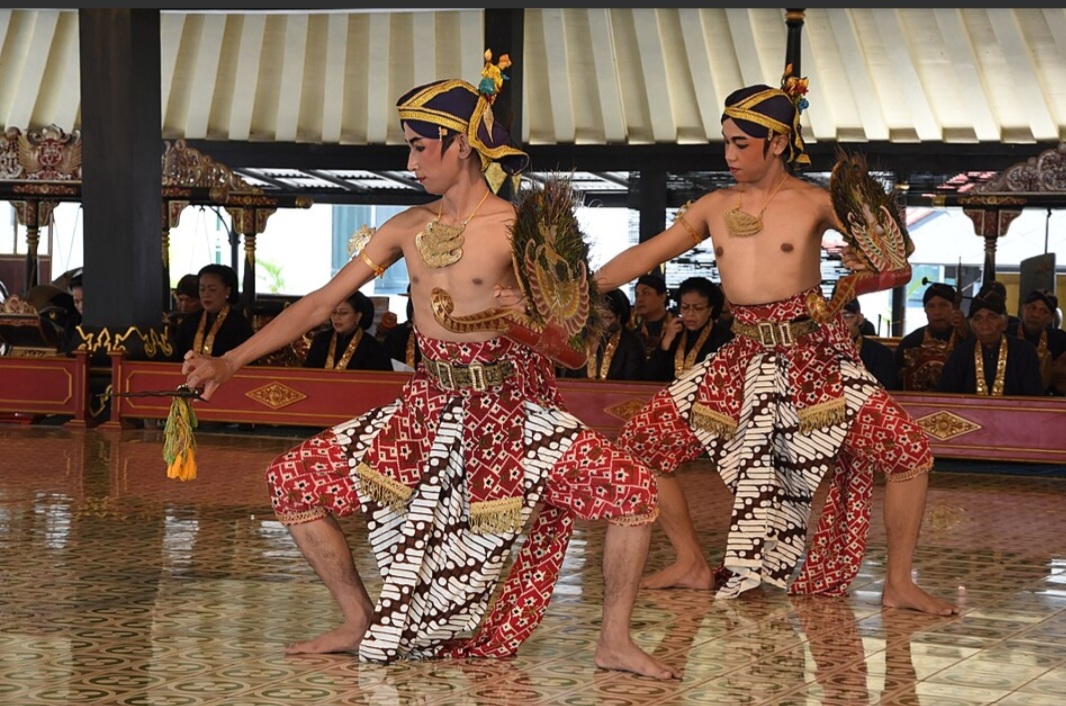 The Curtain Remembers More Than We Do