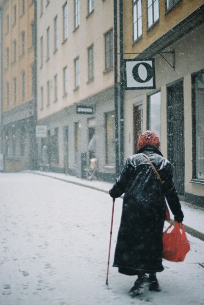 Whispers of Shelter: A Small Act of Kindness I’ll Never Forget #BlogchatterHalfMarathon @Blogchatter