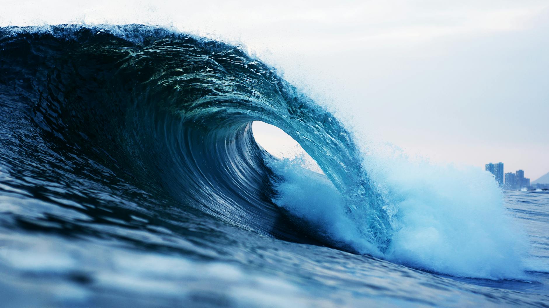 Every Moment in Life, Like a Wave, Carries Both Presence and Departure